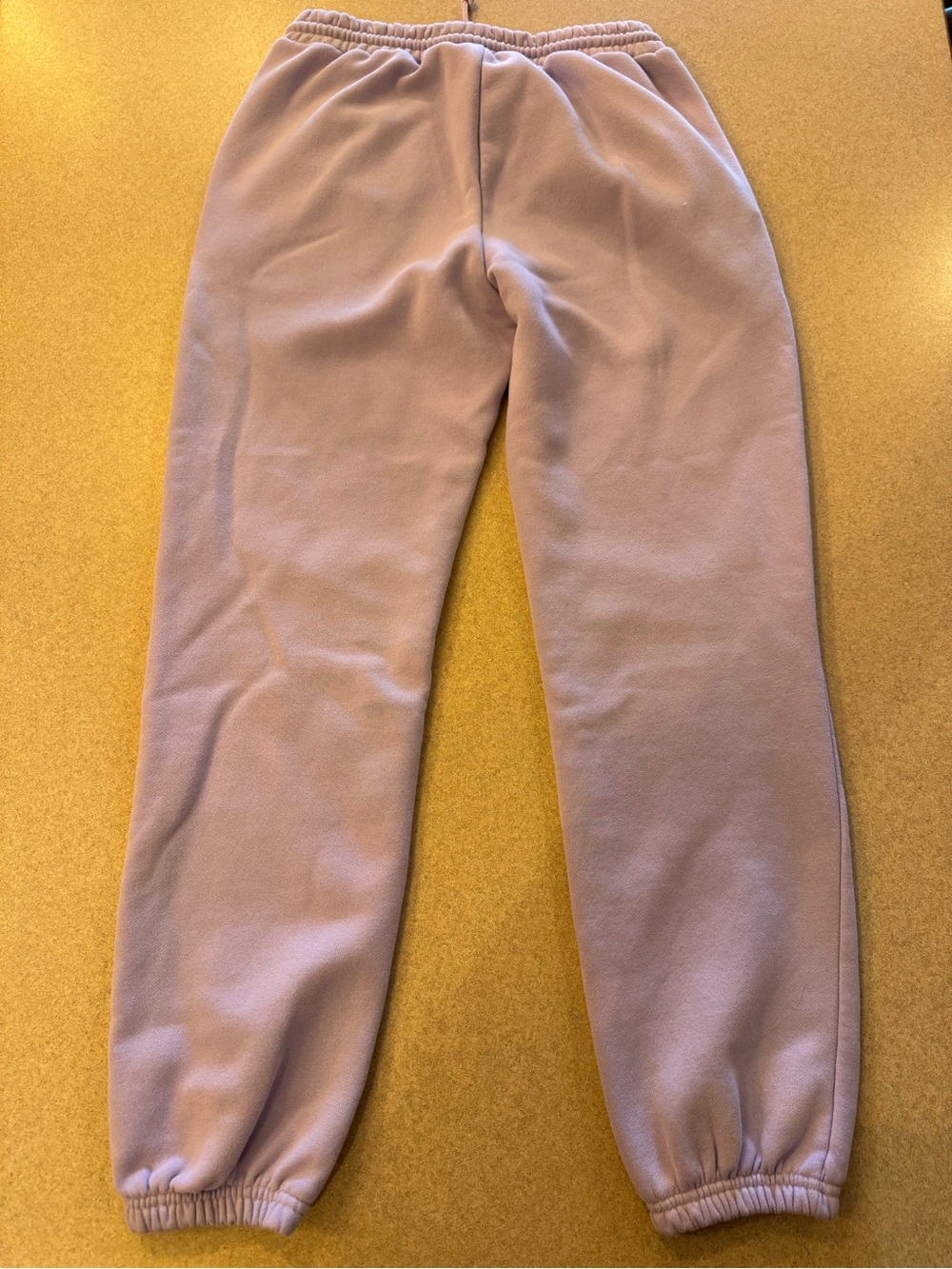 Vintage women’s Cozy Elastic-Waist Joggers in lilac purple - Picture 2 of 5